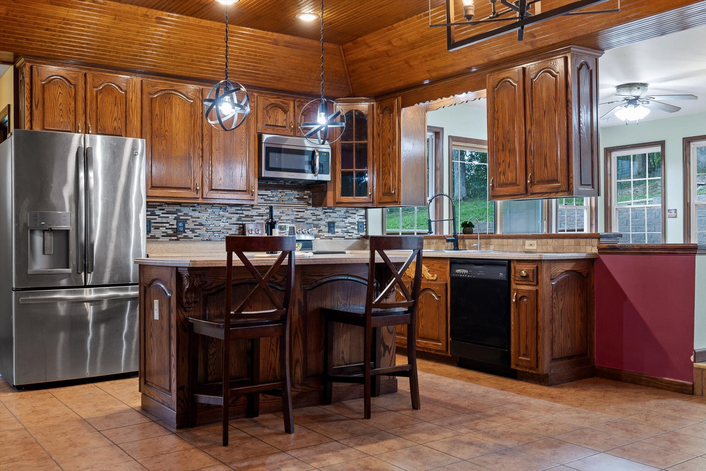 Dunlap, Tennessee, 37327, United States, 3 Bedrooms Bedrooms, ,2 BathroomsBathrooms,Residential,For Sale,1912691