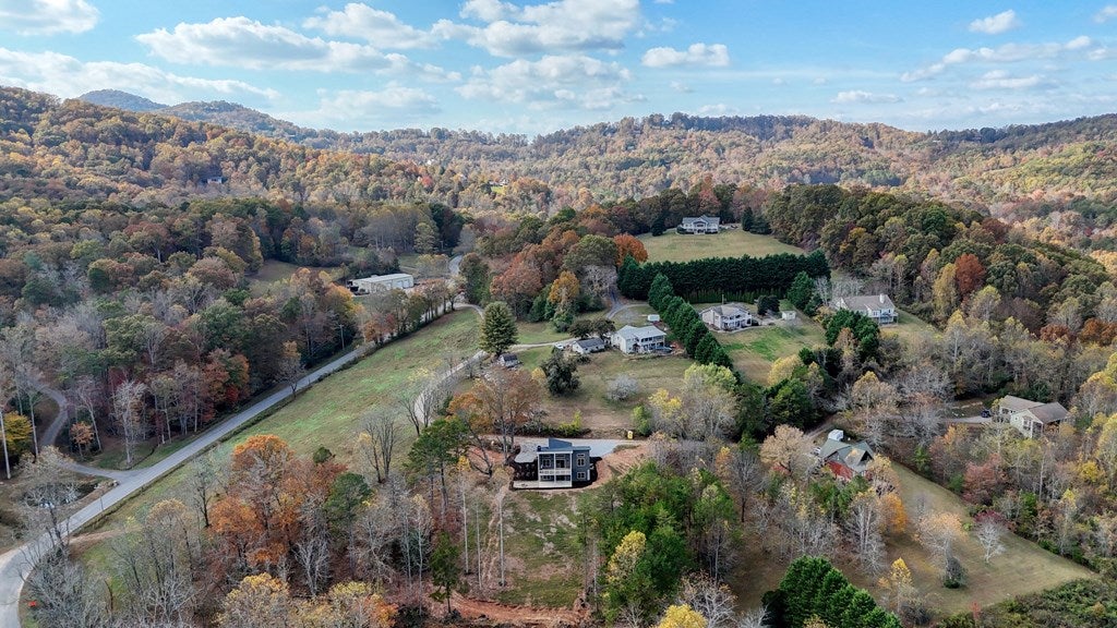 Hayesville, North Carolina, 28904, United States, 3 Bedrooms Bedrooms, ,4 BathroomsBathrooms,Residential,For Sale,1839913