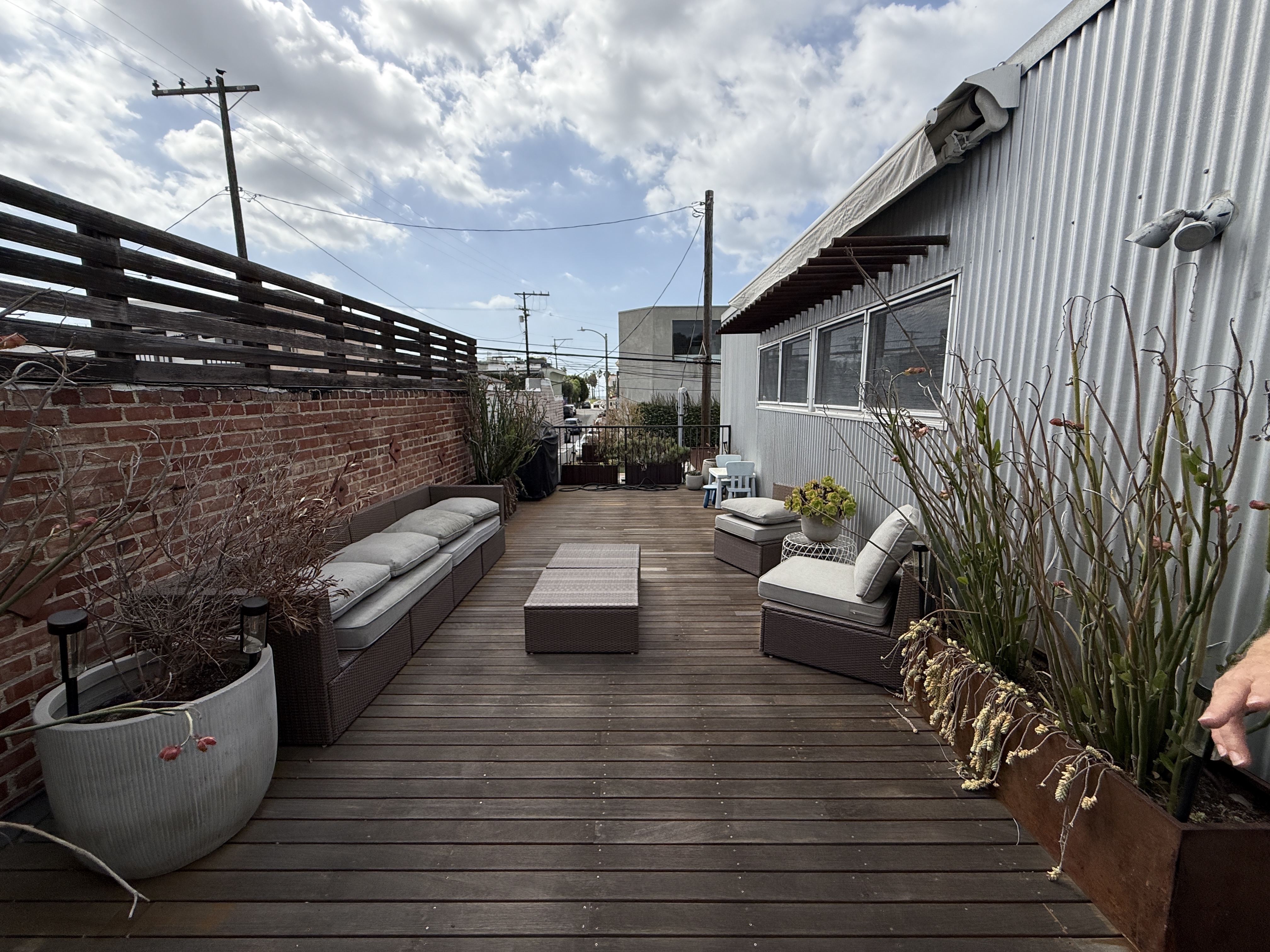 Venice, California, 90291, United States, 2 Bedrooms Bedrooms, ,2 BathroomsBathrooms,Residential,For Sale,1989635