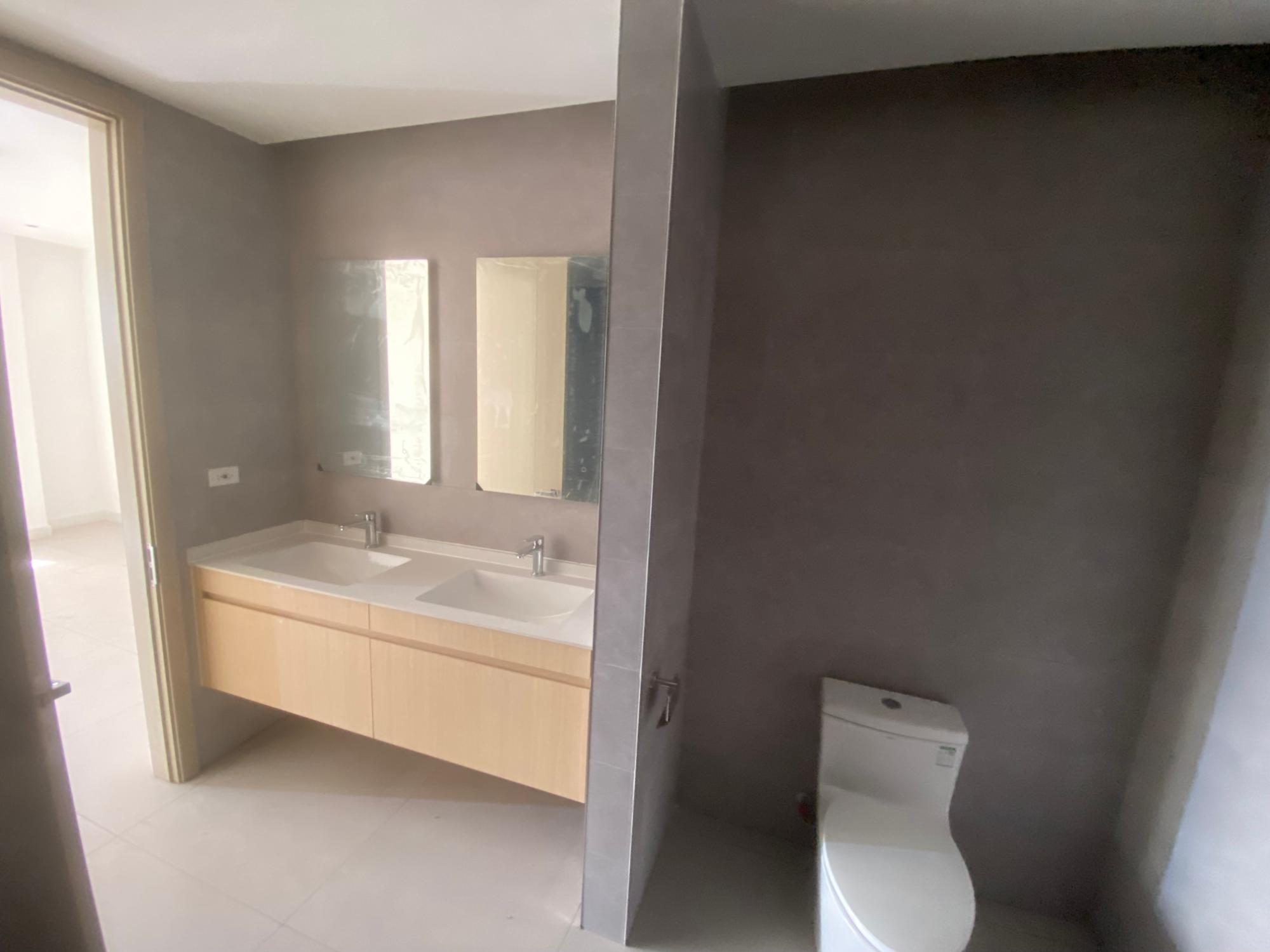 Kingston & St. Andrew, JM, 3 Bedrooms Bedrooms, ,4 BathroomsBathrooms,Residential,For Sale,1897845
