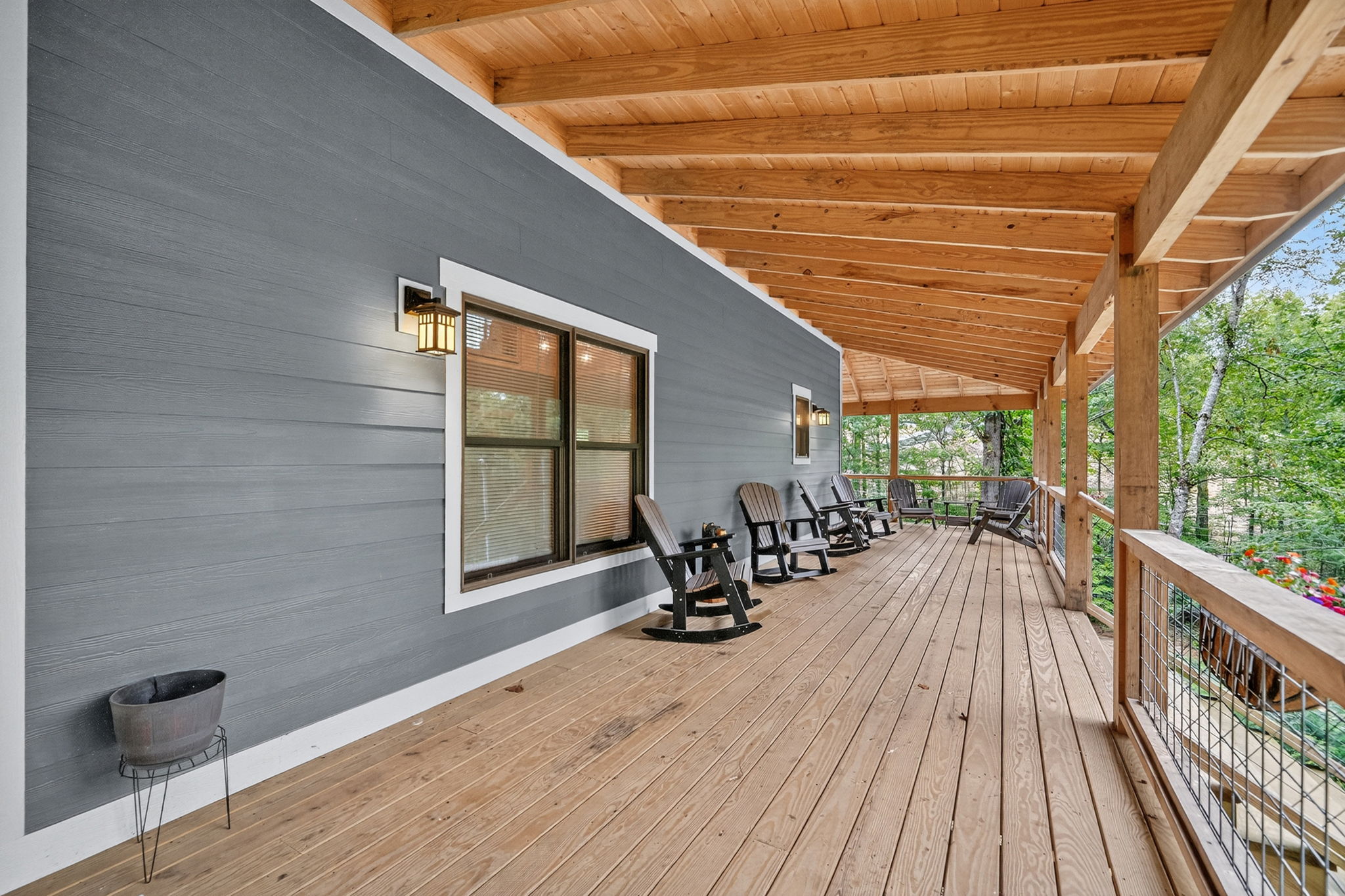 Sevierville, Tennessee, 37862, United States, 4 Bedrooms Bedrooms, ,6 BathroomsBathrooms,Residential,For Sale,1982838