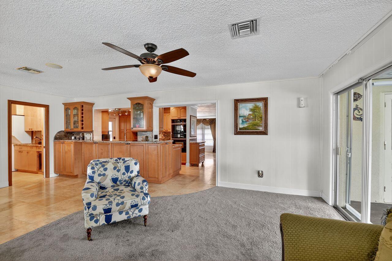 Palm Springs, Florida, 33461, United States, 3 Bedrooms Bedrooms, ,2 BathroomsBathrooms,Residential,For Sale,1901355