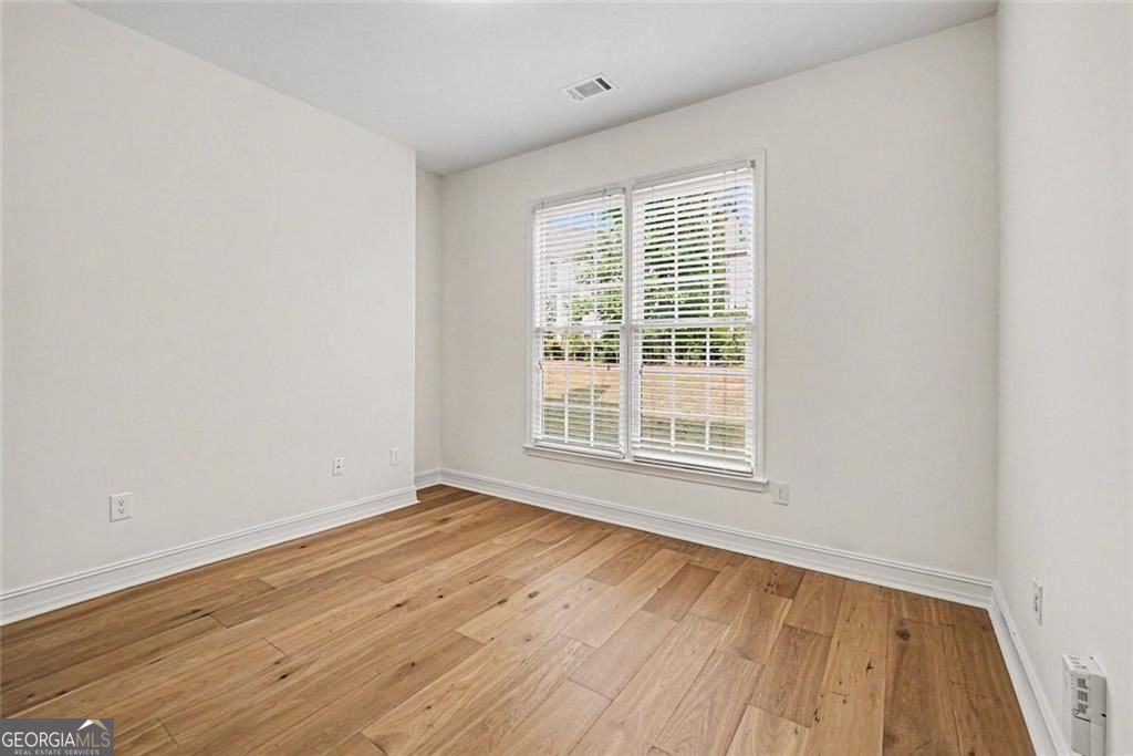Roswell, Georgia, 30075, United States, 5 Bedrooms Bedrooms, ,4 BathroomsBathrooms,Residential,For Sale,2044480