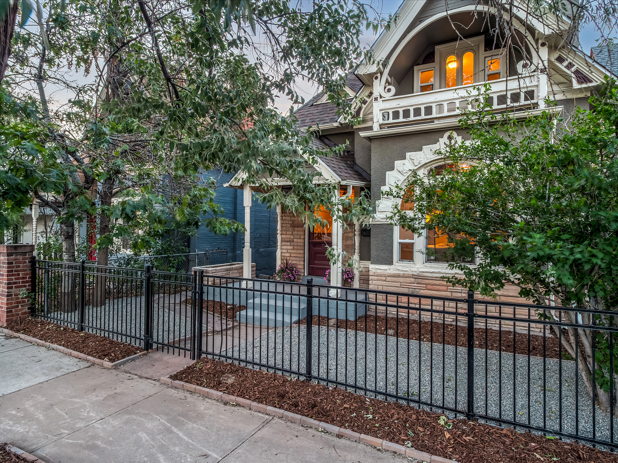  Step into this charming 1889 Victorian home - 物件實景