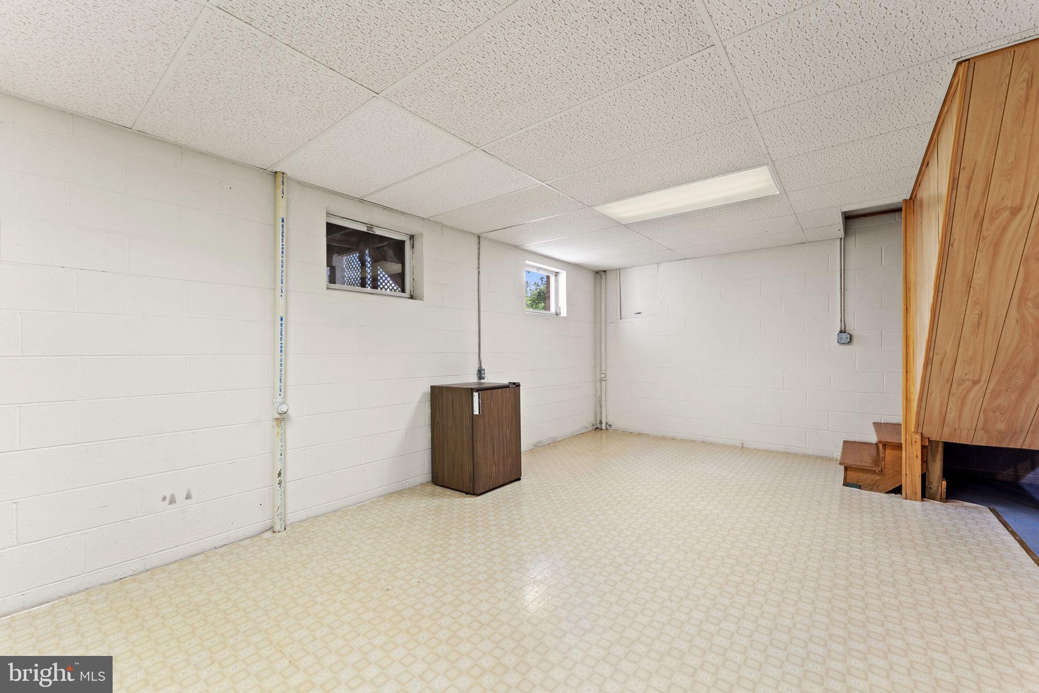 Marshall, Virginia, 20115, United States, 3 Bedrooms Bedrooms, ,2 BathroomsBathrooms,Residential,For Sale,1937903