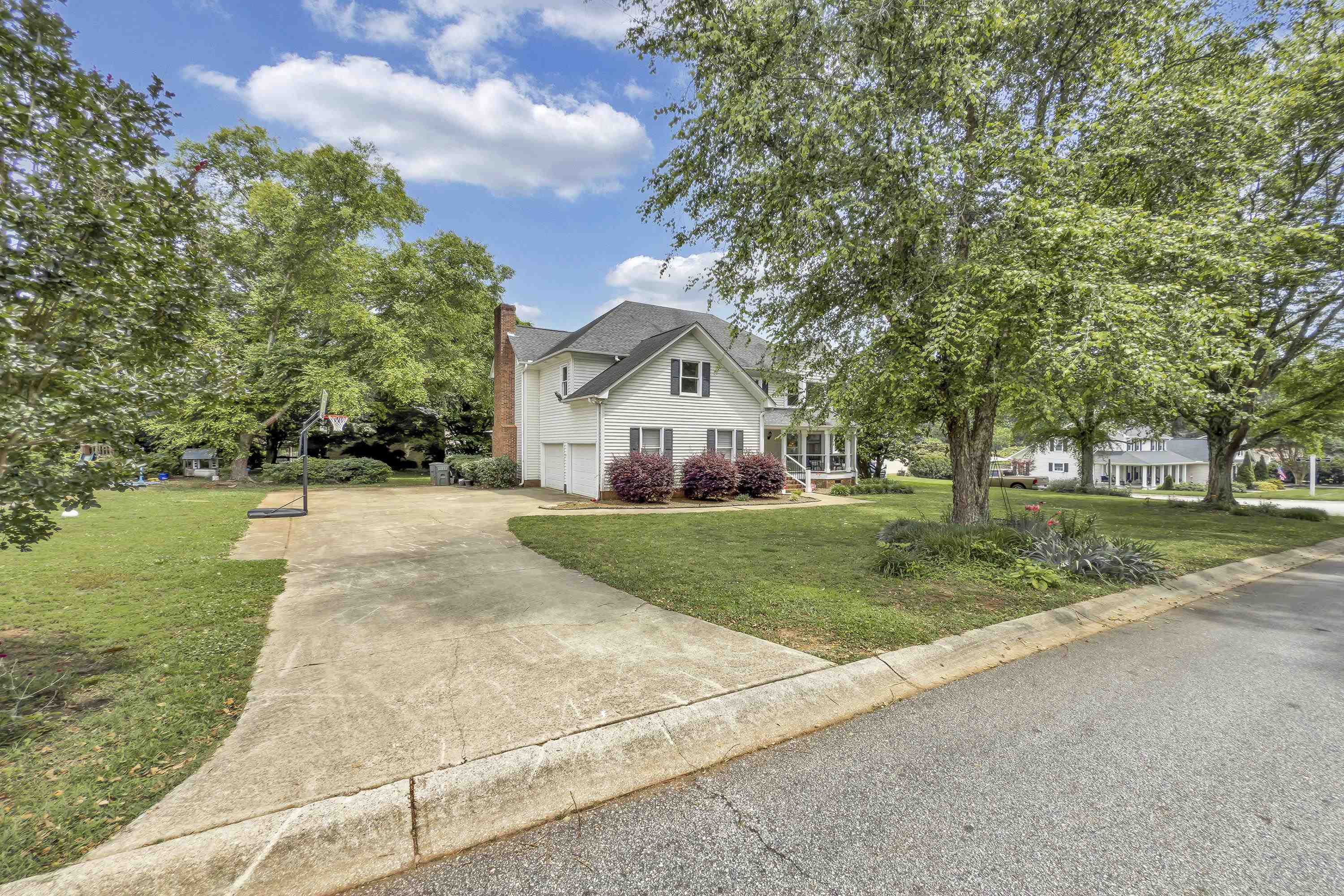 Greenville, South Carolina, 29615, United States, 3 Bedrooms Bedrooms, ,3 BathroomsBathrooms,Residential,For Sale,1838881