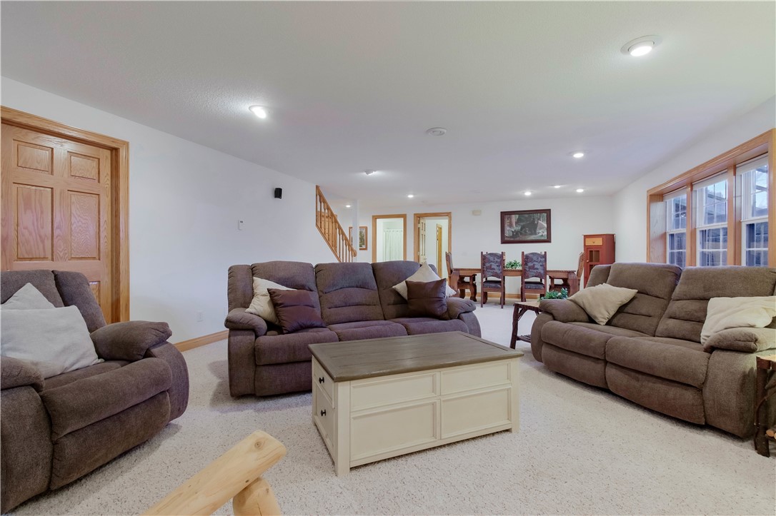 Chippewa Falls, Wisconsin, 54729, United States, 3 Bedrooms Bedrooms, ,4 BathroomsBathrooms,Residential,For Sale,1994232