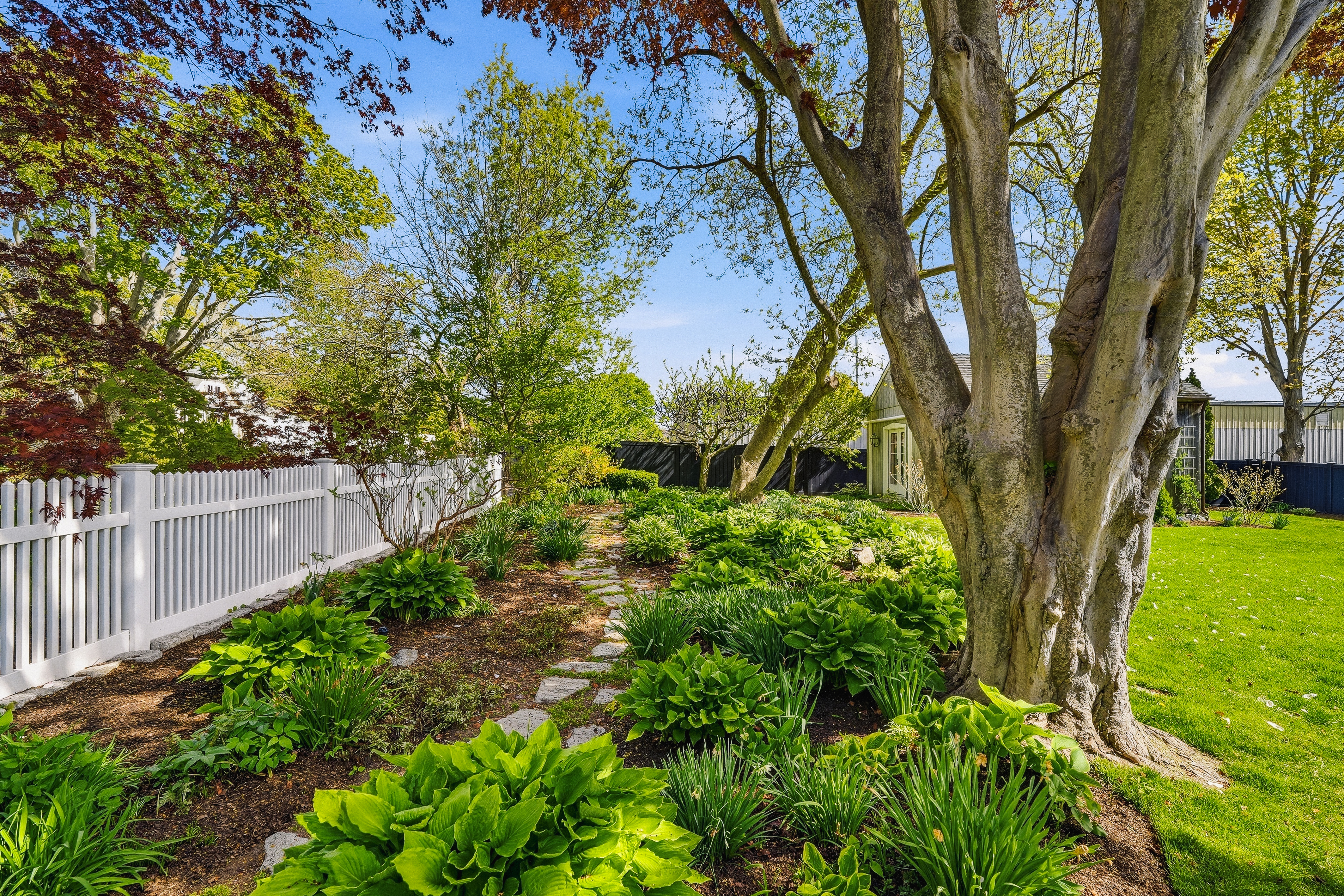  A Turnkey Antique Masterpiece Steps from Essex Village and the River - 物件實景