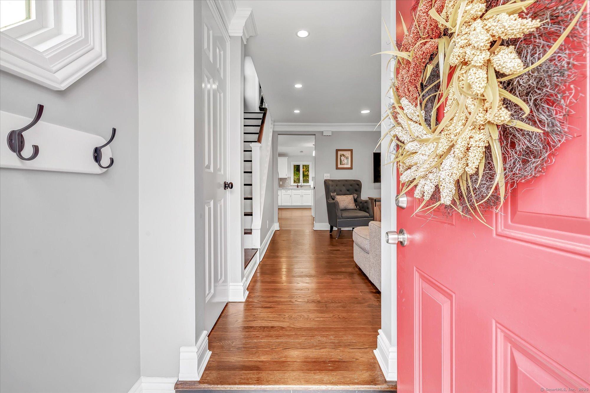 Stratford, Connecticut, 06614, United States, 3 Bedrooms Bedrooms, ,2 BathroomsBathrooms,Residential,For Sale,1978049