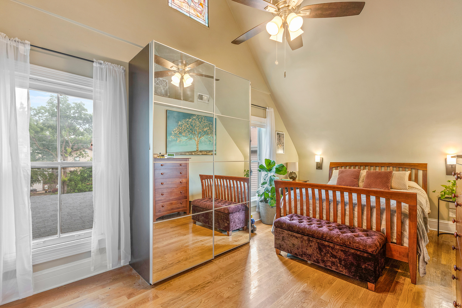 Chicago, Illinois, 60641, United States, 5 Bedrooms Bedrooms, ,3 BathroomsBathrooms,Residential,For Sale,1891255
