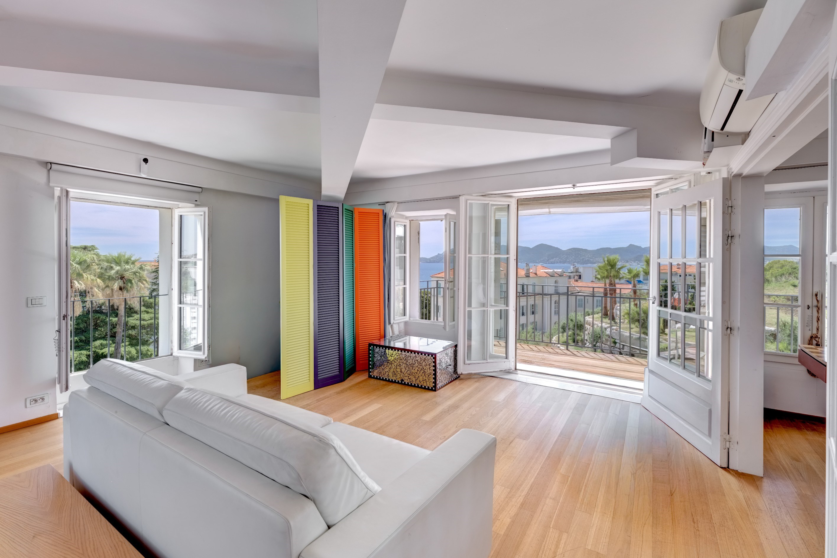  La Croix des Gardes: Penthouse with panoramic sea views and terraces in a histo… - 物件實景