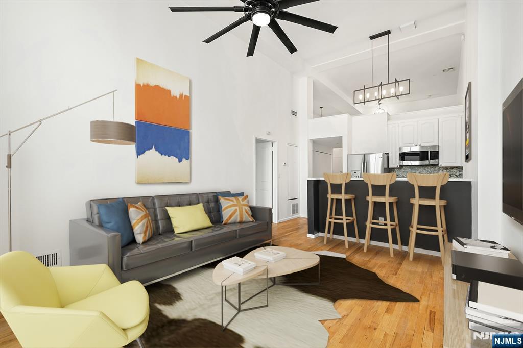 Weehawken, New Jersey, 07086, United States, 1 Bedroom Bedrooms, ,1 BathroomBathrooms,Residential,For Sale,1967965