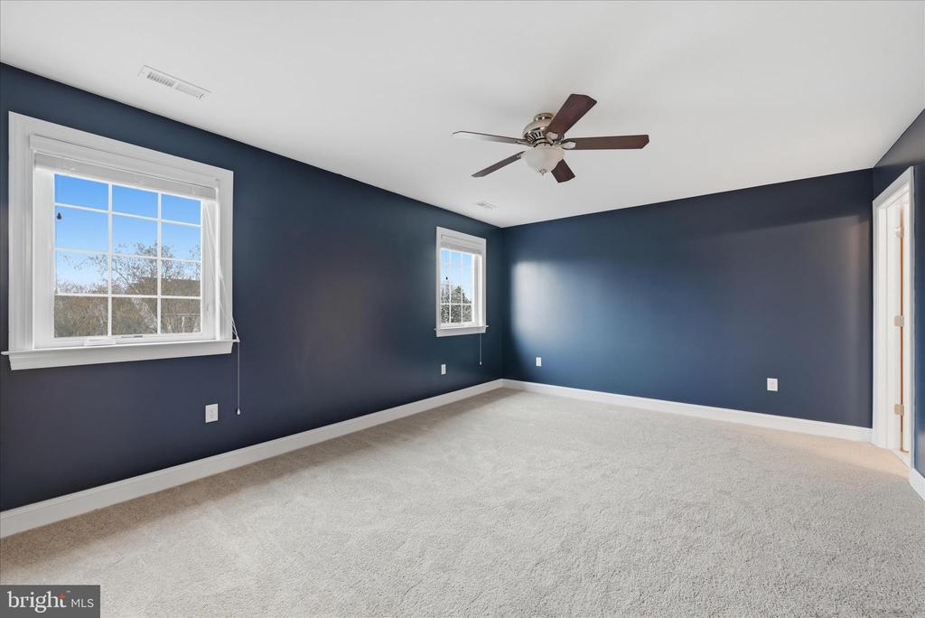 Winchester, Virginia, 22602, United States, 6 Bedrooms Bedrooms, ,5 BathroomsBathrooms,Residential,For Sale,2032756