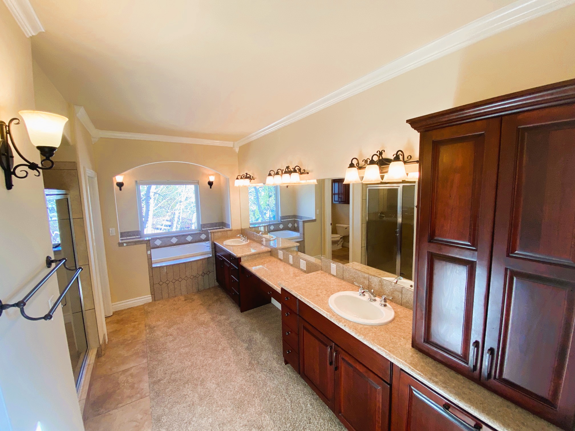 Farmington, New Mexico, 87402, United States, 4 Bedrooms Bedrooms, ,4 BathroomsBathrooms,Residential,For Sale,2005186