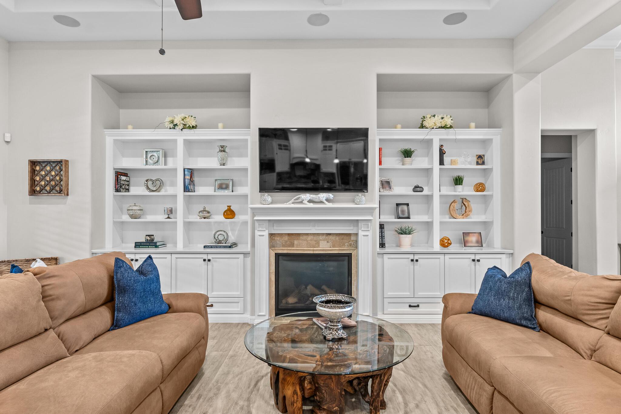 Visalia, California, 93291, United States, 4 Bedrooms Bedrooms, ,3 BathroomsBathrooms,Residential,For Sale,1976772