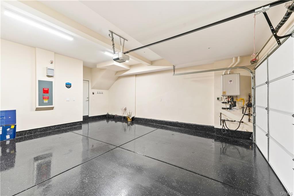 Compton, California, 90221, United States, 9 Bedrooms Bedrooms, ,Residential,For Sale,1982373