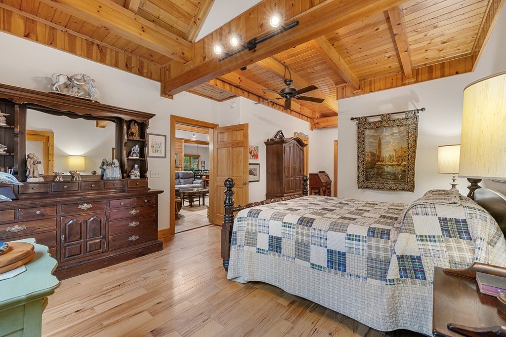 Blairsville, Georgia, 30512, United States, 3 Bedrooms Bedrooms, ,4 BathroomsBathrooms,Residential,For Sale,1895292