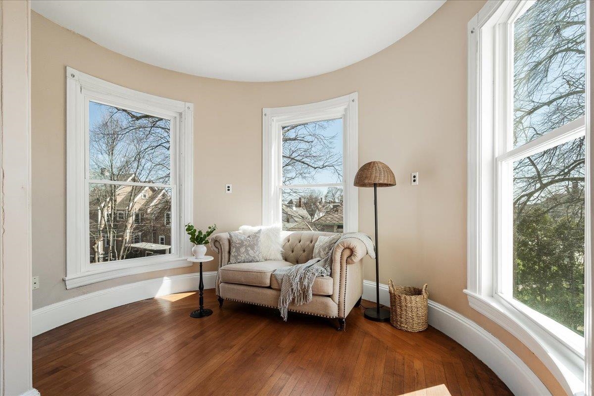 Manchester, New Hampshire, 03104, United States, 5 Bedrooms Bedrooms, ,6 BathroomsBathrooms,Residential,For Sale,1779351
