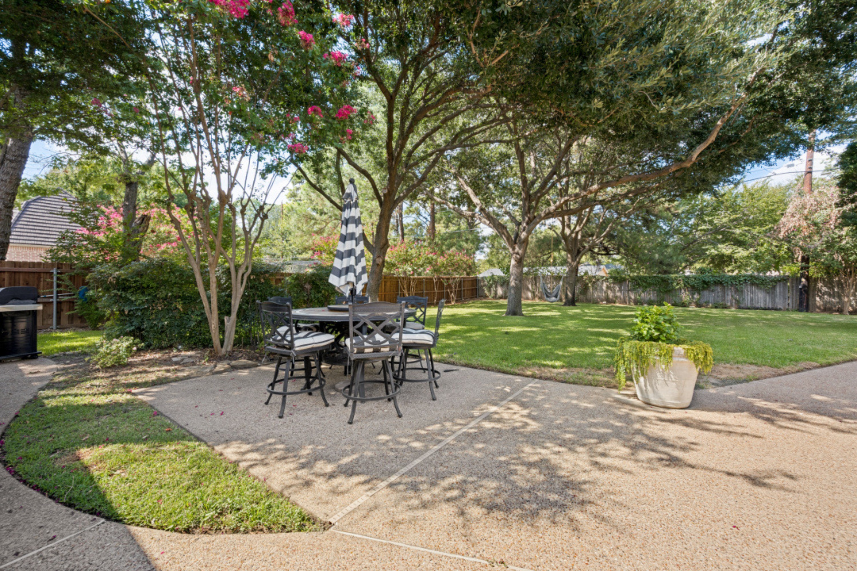  Beautiful Estate Home Located in Lakes of Somerset in Colleyville - 物件實景