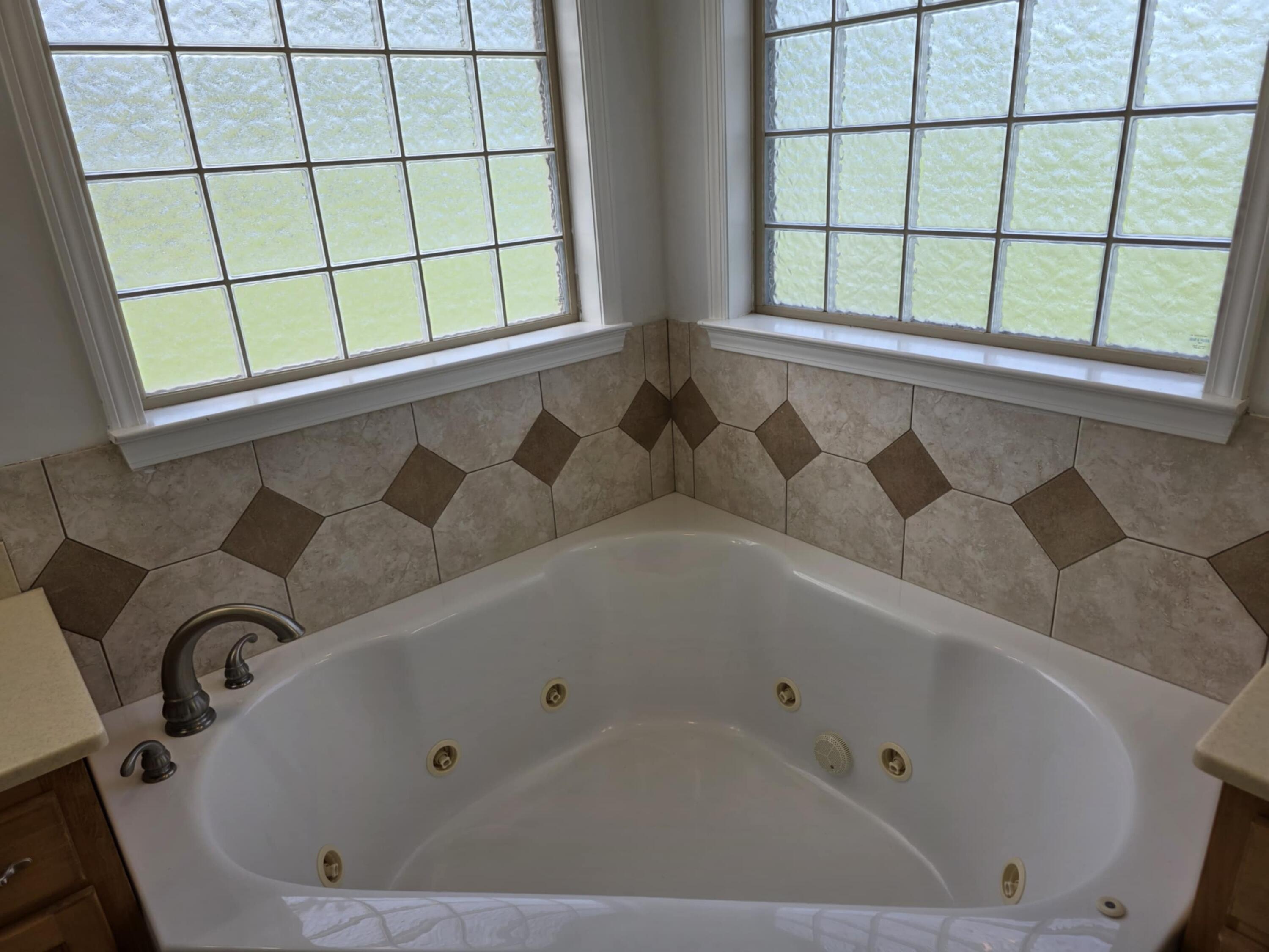 Spring City, Tennessee, 37381, United States, 4 Bedrooms Bedrooms, ,3 BathroomsBathrooms,Residential,For Sale,1927411