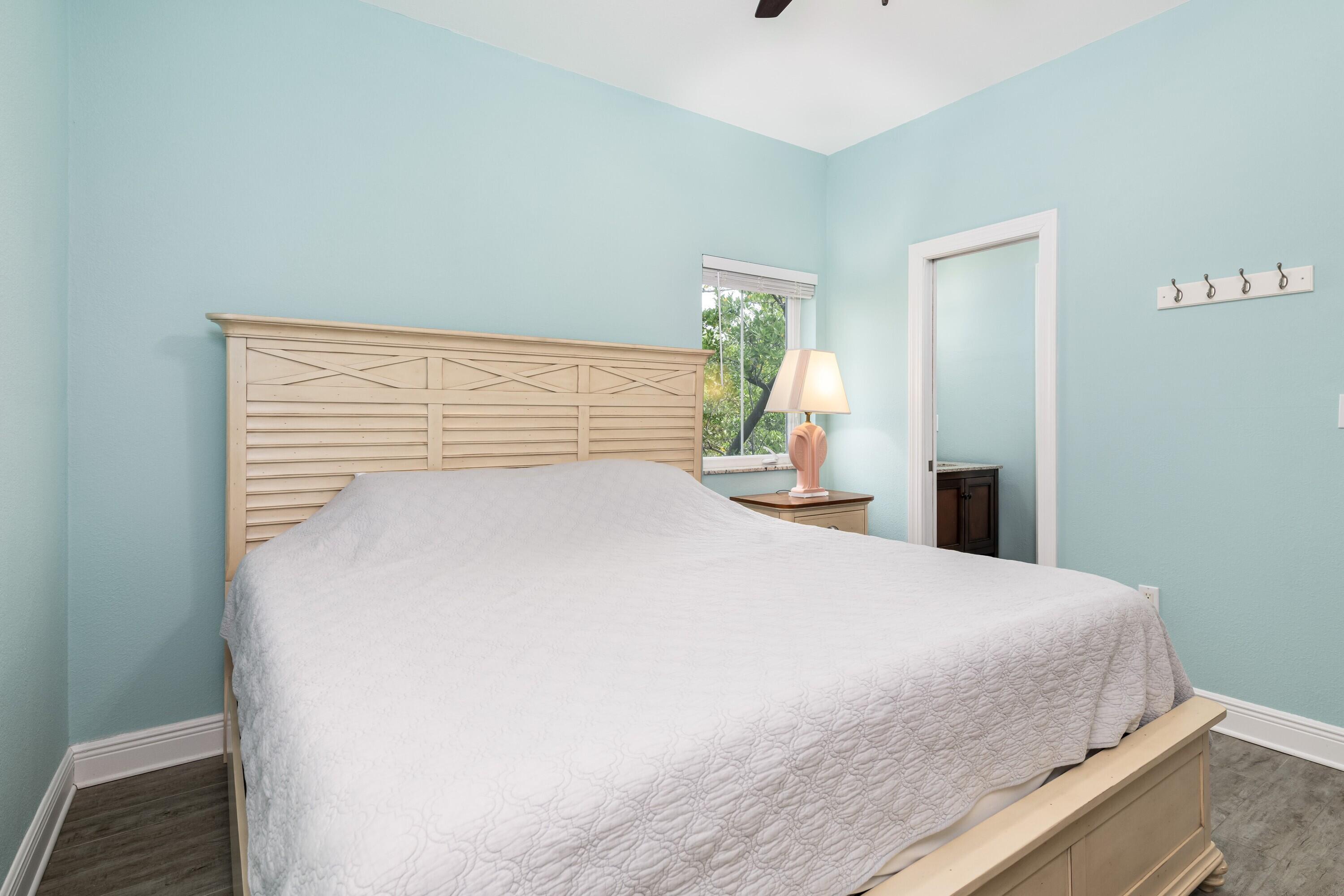 MARATHON, Florida, 33050, United States, 3 Bedrooms Bedrooms, ,2 BathroomsBathrooms,Residential,For Sale,1989010