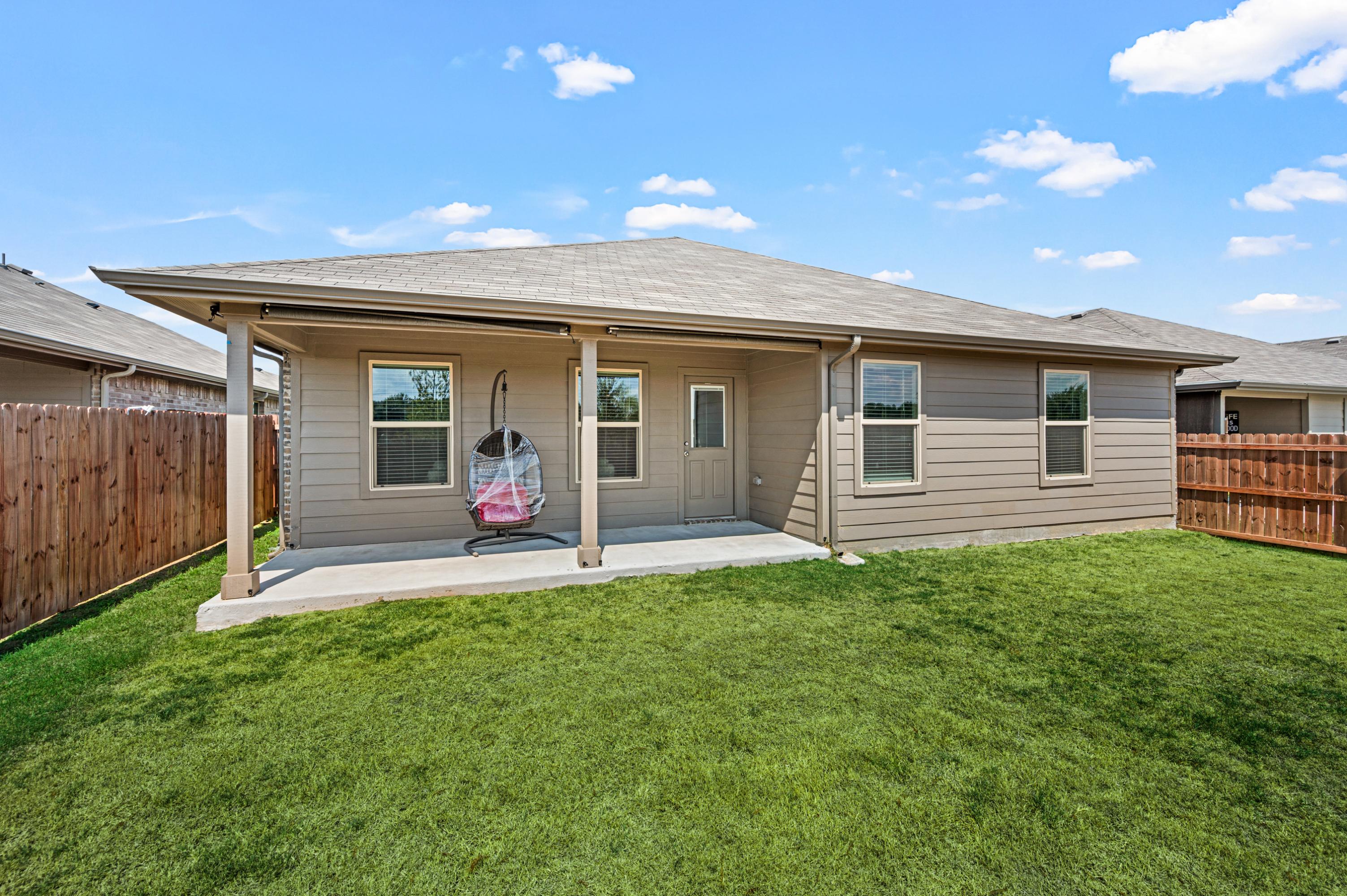  320 Sculptors Crossing, Springtown, TX, 76082 - 物件實景