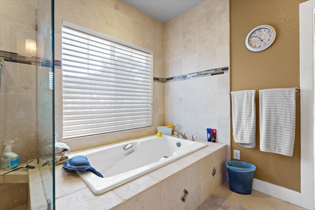 Red Bluff, California, 96080, United States, 3 Bedrooms Bedrooms, ,2 BathroomsBathrooms,Residential,For Sale,1949814