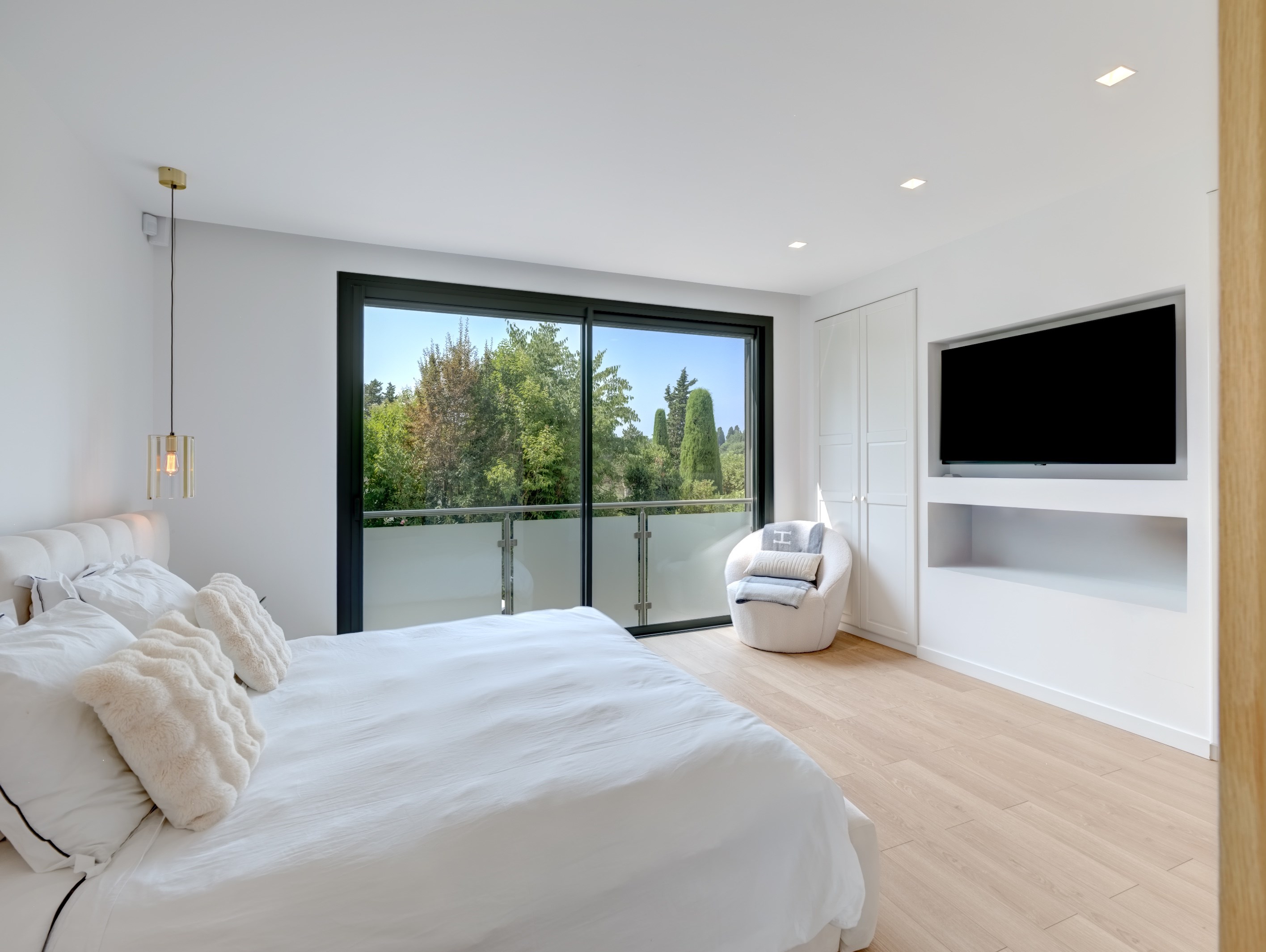  Prestigious contemporary villa with pool near Valbonne - 物件實景