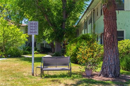 Los Angeles, California, 90016, United States, 2 Bedrooms Bedrooms, ,2 BathroomsBathrooms,Residential,For Sale,1980919