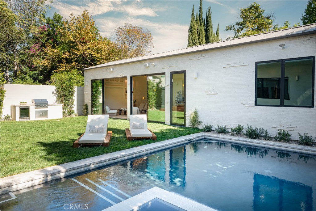 Sherman Oaks, California, 91423, United States, 6 Bedrooms Bedrooms, ,7 BathroomsBathrooms,Residential,For Sale,1990929