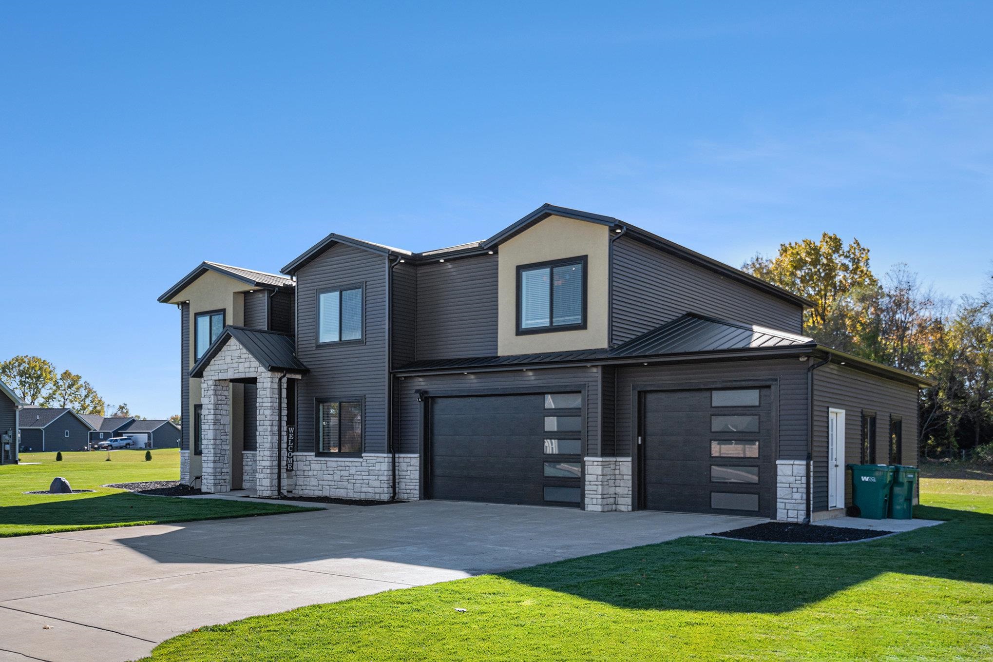 Elkhart, Indiana, 46517, United States, 7 Bedrooms Bedrooms, ,6 BathroomsBathrooms,Residential,For Sale,1987525