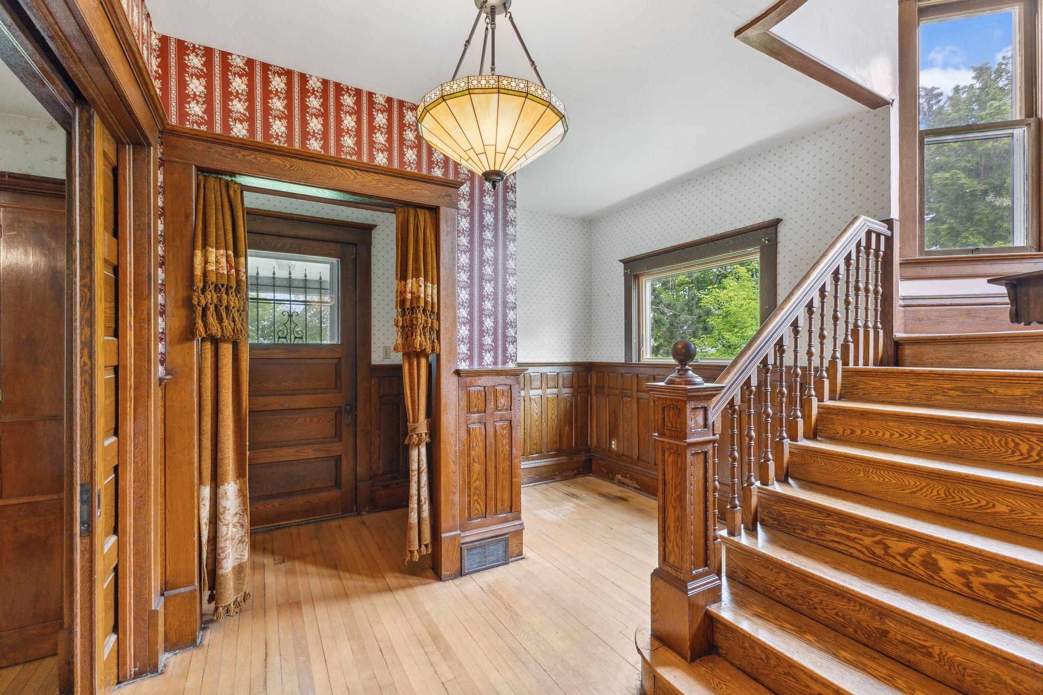 Center City, Minnesota, 55012, United States, 4 Bedrooms Bedrooms, ,1 BathroomBathrooms,Residential,For Sale,1837728