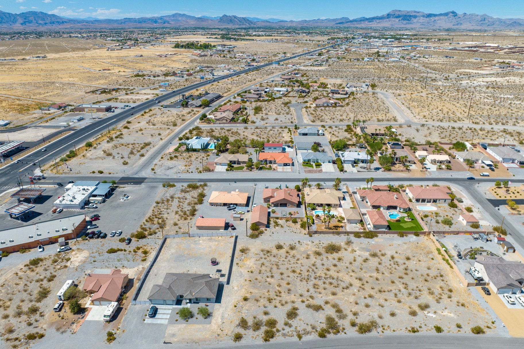  Expansive and Rare Oversized 0.58-Acre Parcel - 物件實景