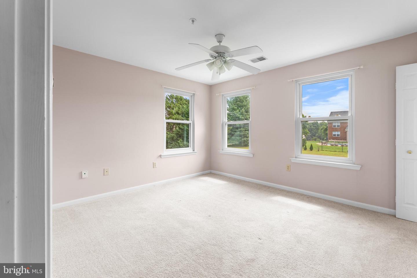 Clinton, Maryland, 20735, United States, 5 Bedrooms Bedrooms, ,5 BathroomsBathrooms,Residential,For Sale,1907711