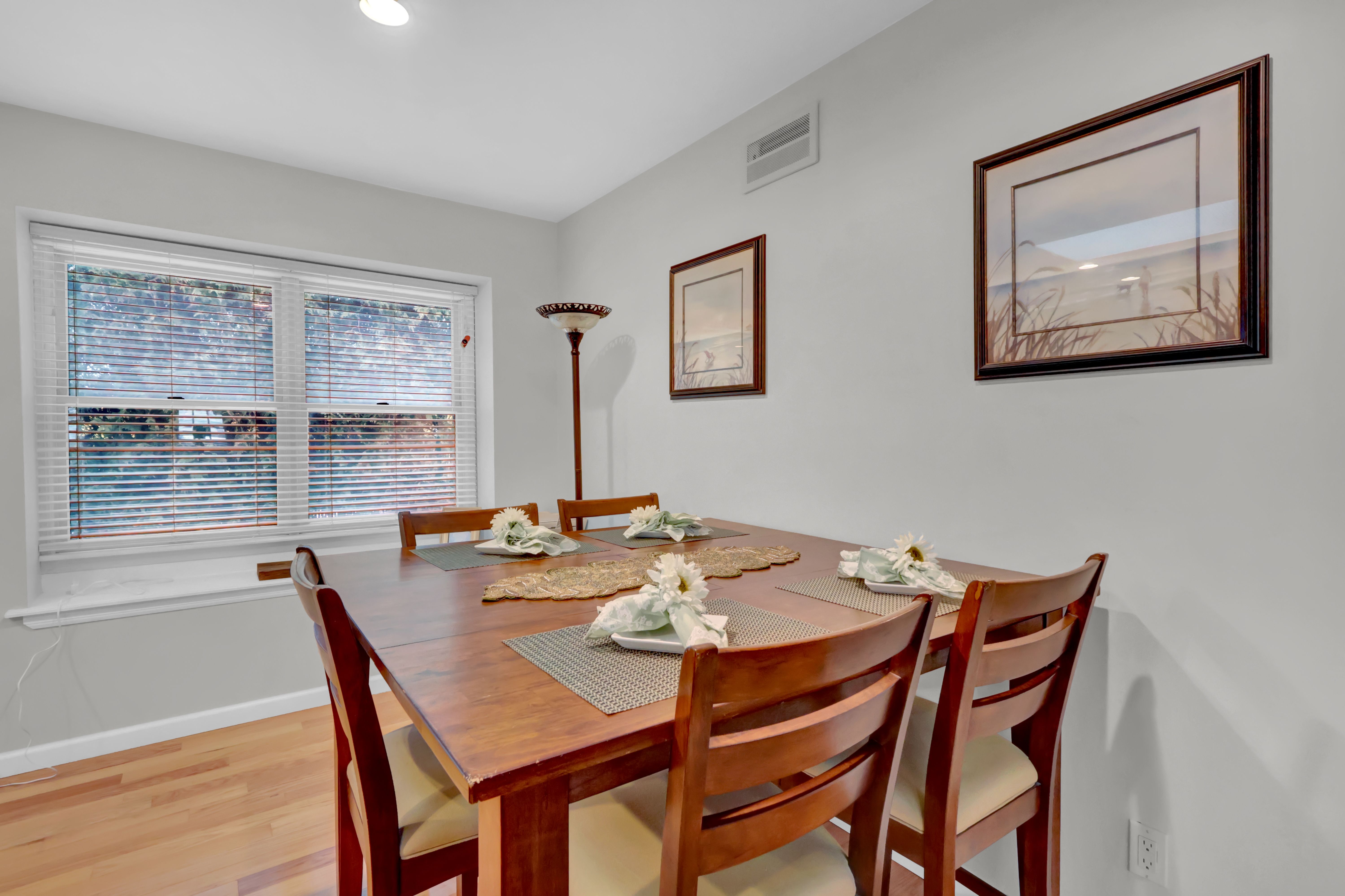  11 Primrose Lane, North Babylon, NY, 11703 - 物件實景