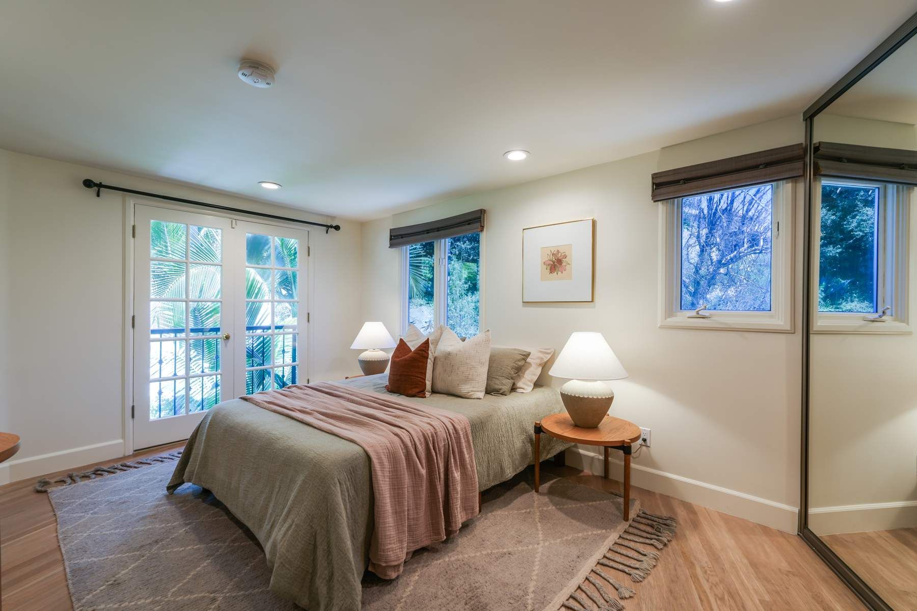  2216 East Live Oak Drive - 物件實景