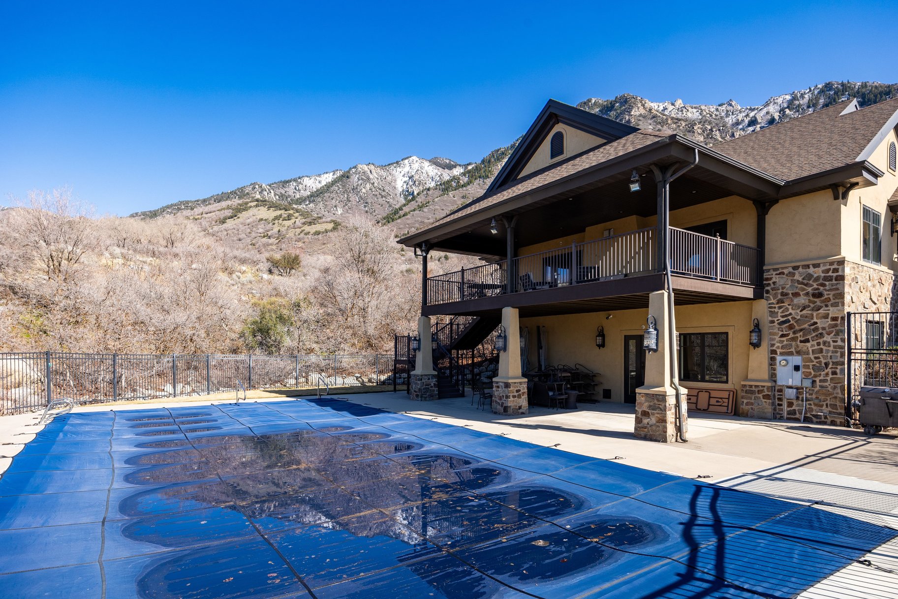  A Custom Sandy Bench Retreat - 物件實景