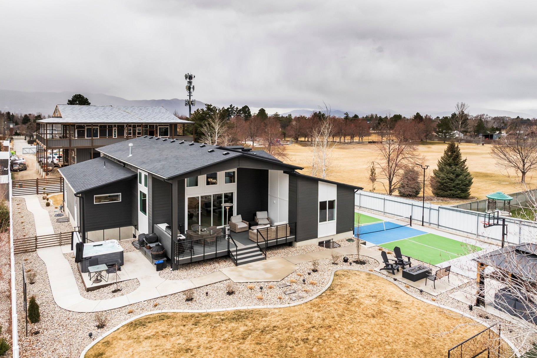  Luxury Inside and Out with Mountain Views - 物件實景