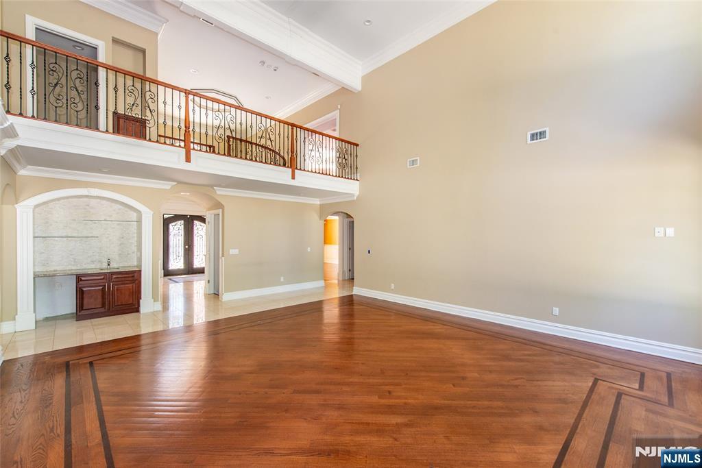 Paramus, New Jersey, 07652, United States, 6 Bedrooms Bedrooms, ,6 BathroomsBathrooms,Residential,For Sale,1947985