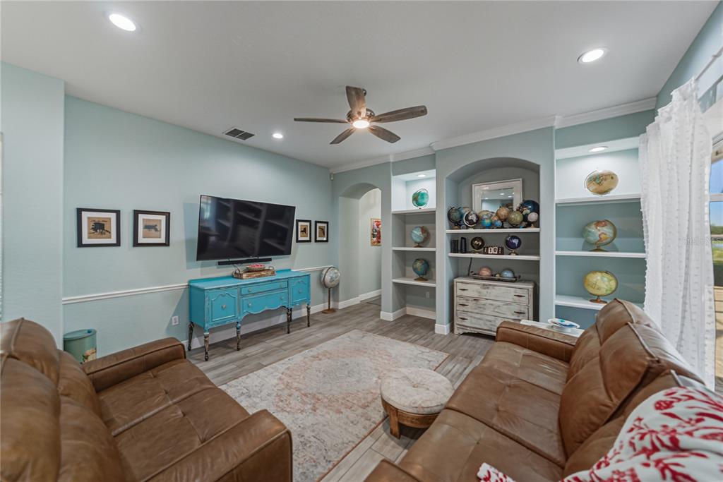 Plant City, Florida, 33566, United States, 4 Bedrooms Bedrooms, ,3 BathroomsBathrooms,Residential,For Sale,1996052