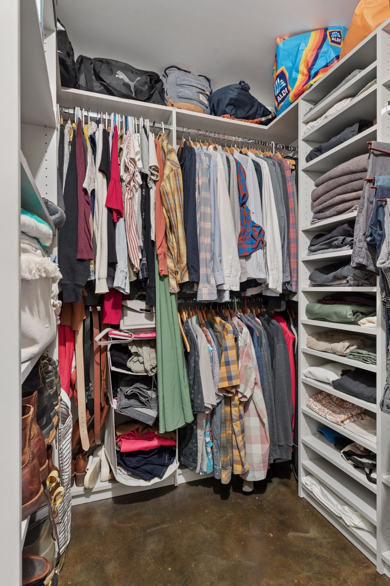  Industrial Elegance Meets City Convenience at The Rossmor - 物件實景