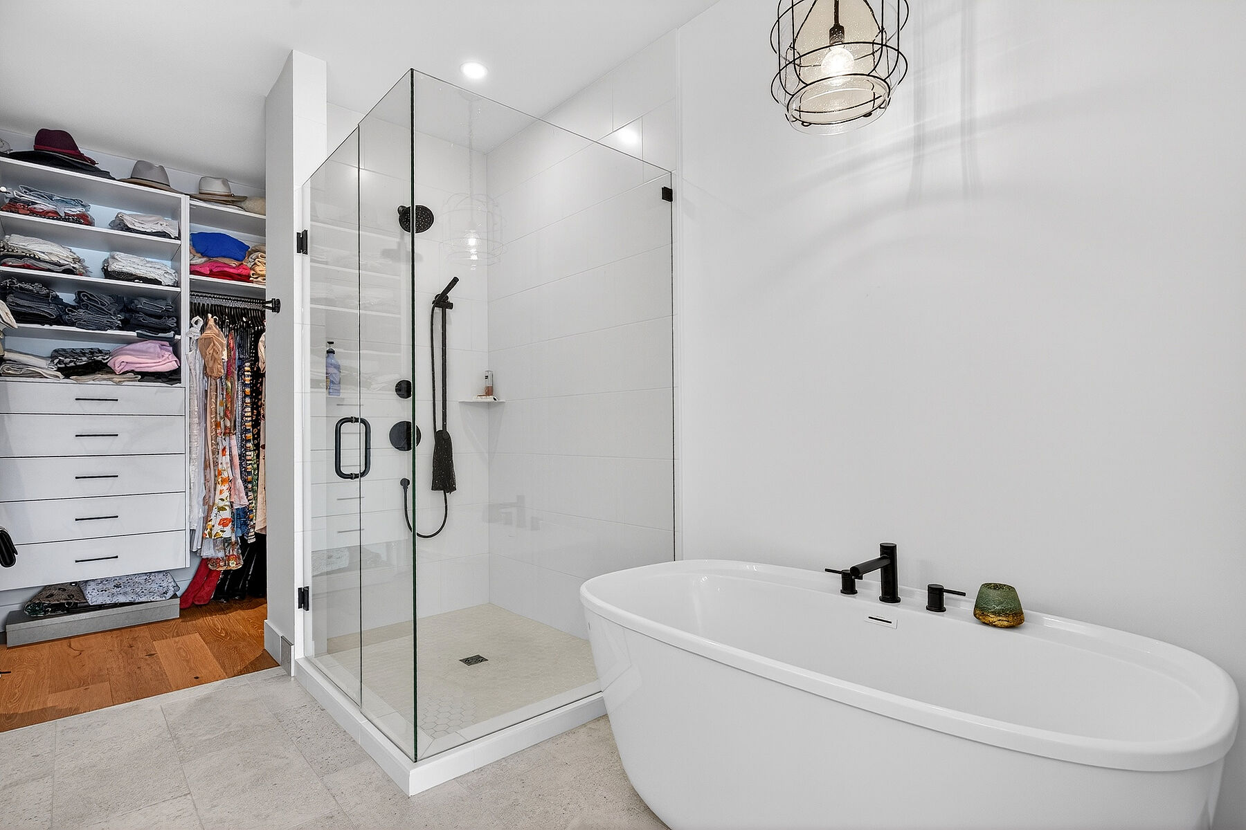  Elevated Lake Country Living - 物件實景