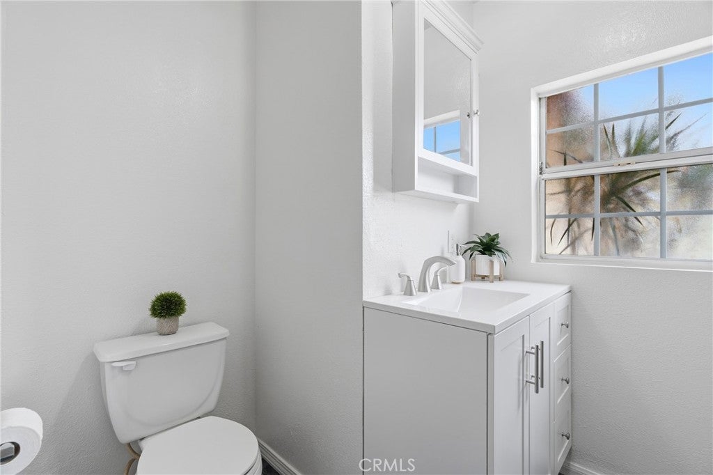 Pomona, California, 91768, United States, 3 Bedrooms Bedrooms, ,1 BathroomBathrooms,Residential,For Sale,1987076