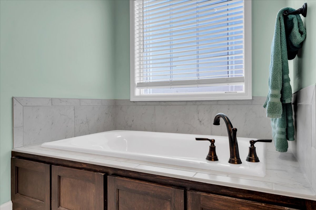 Manchester, Tennessee, 37355, United States, 3 Bedrooms Bedrooms, ,2 BathroomsBathrooms,Residential,For Sale,2007500