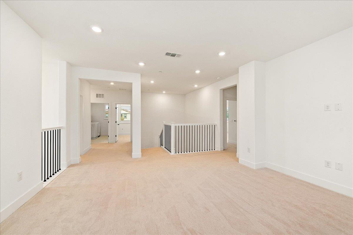 Roseville, California, 95747, United States, 5 Bedrooms Bedrooms, ,4 BathroomsBathrooms,Residential,For Sale,1998705