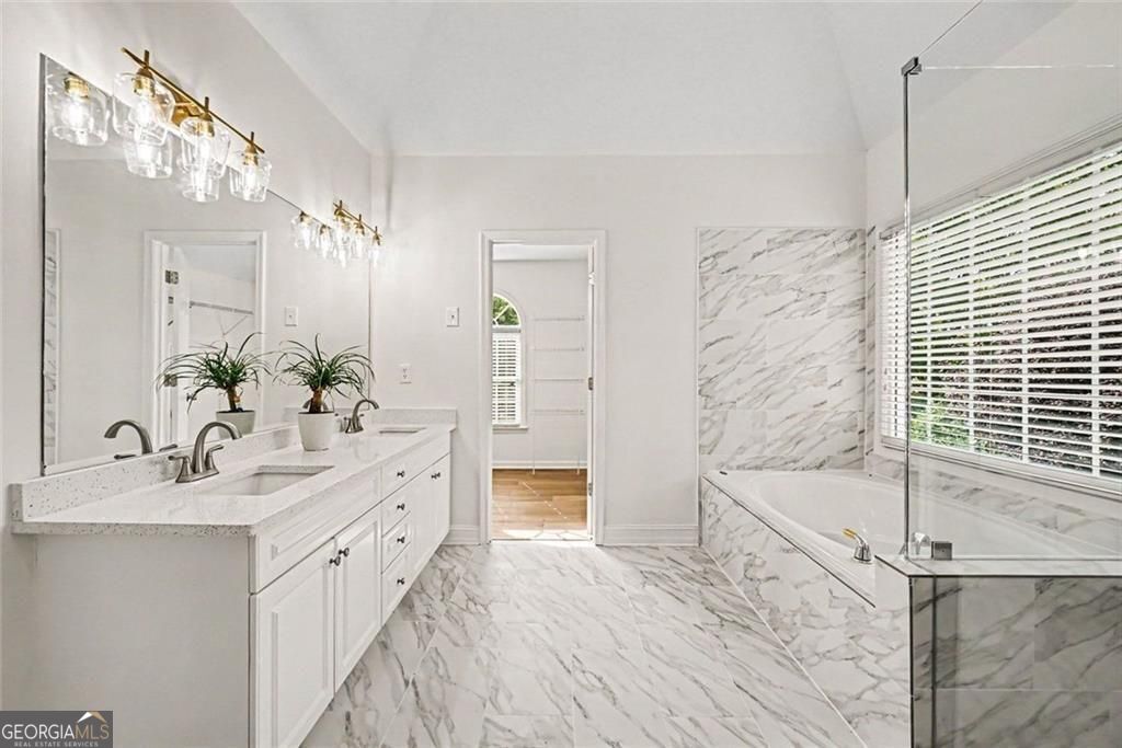 Roswell, Georgia, 30075, United States, 5 Bedrooms Bedrooms, ,4 BathroomsBathrooms,Residential,For Sale,2044480