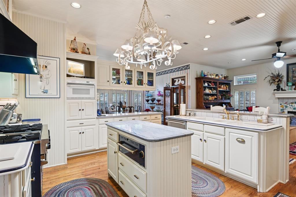 Arlington, Texas, 76013, United States, 3 Bedrooms Bedrooms, ,4 BathroomsBathrooms,Residential,For Sale,2027949