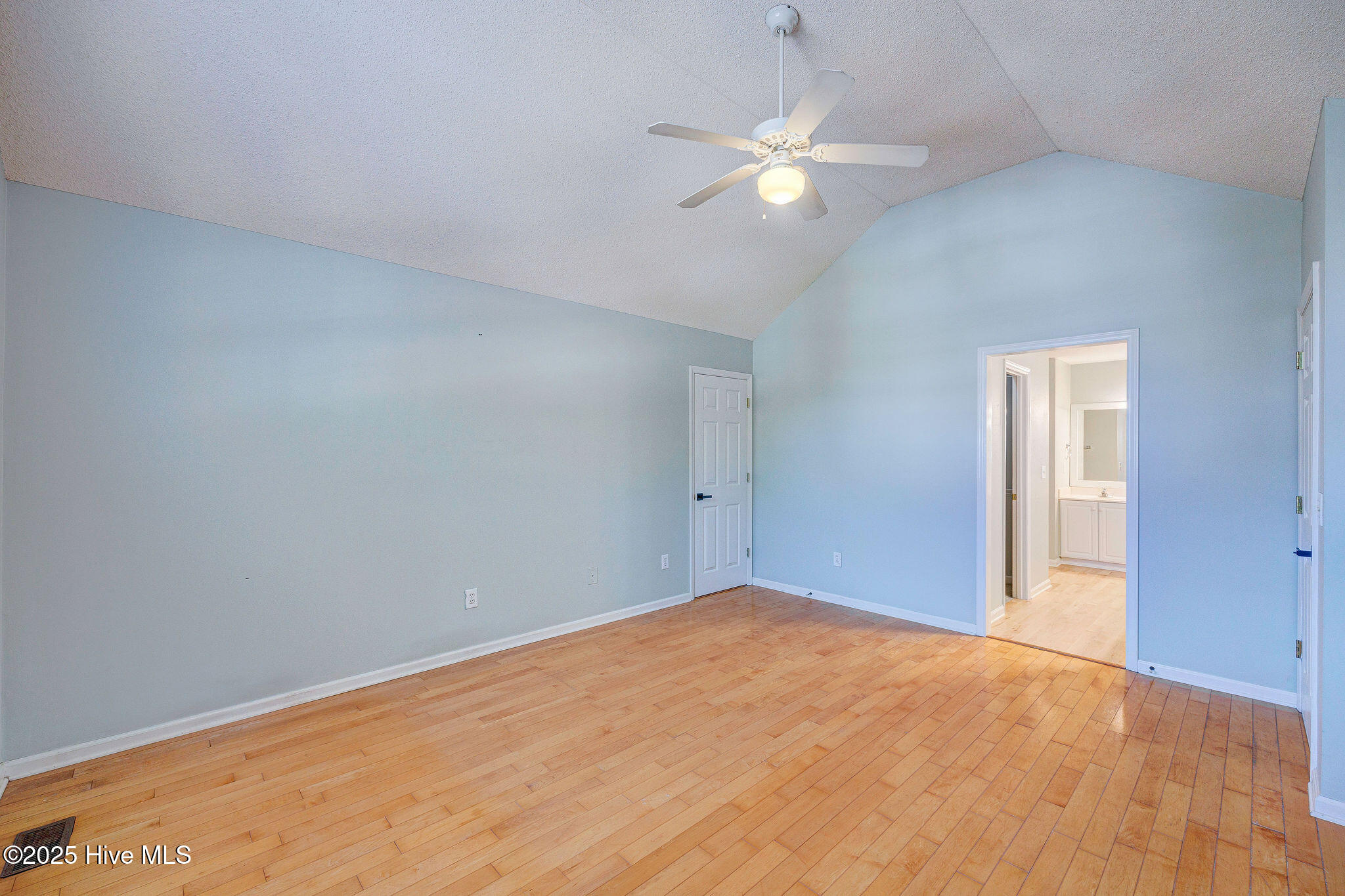 Carolina Beach, North Carolina, 28428, United States, 2 Bedrooms Bedrooms, ,2 BathroomsBathrooms,Residential,For Sale,1956851