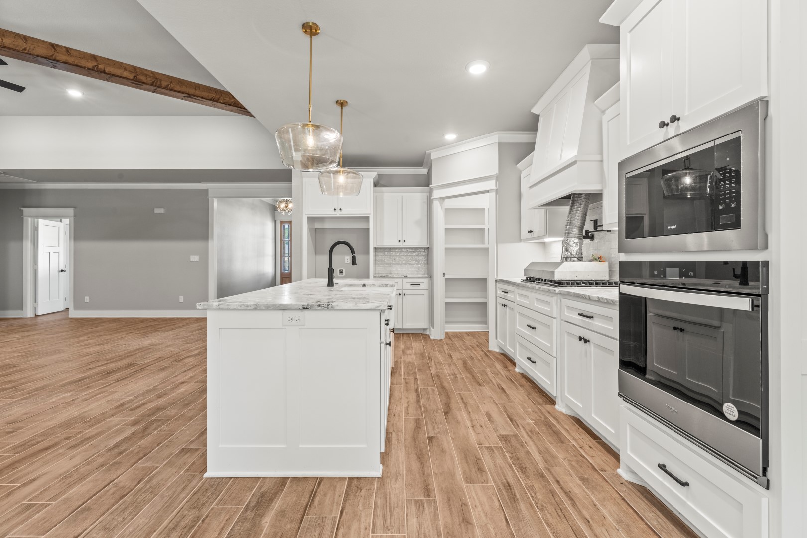 Tyler, Texas, 75706, United States, 4 Bedrooms Bedrooms, ,3 BathroomsBathrooms,Residential,For Sale,1983629