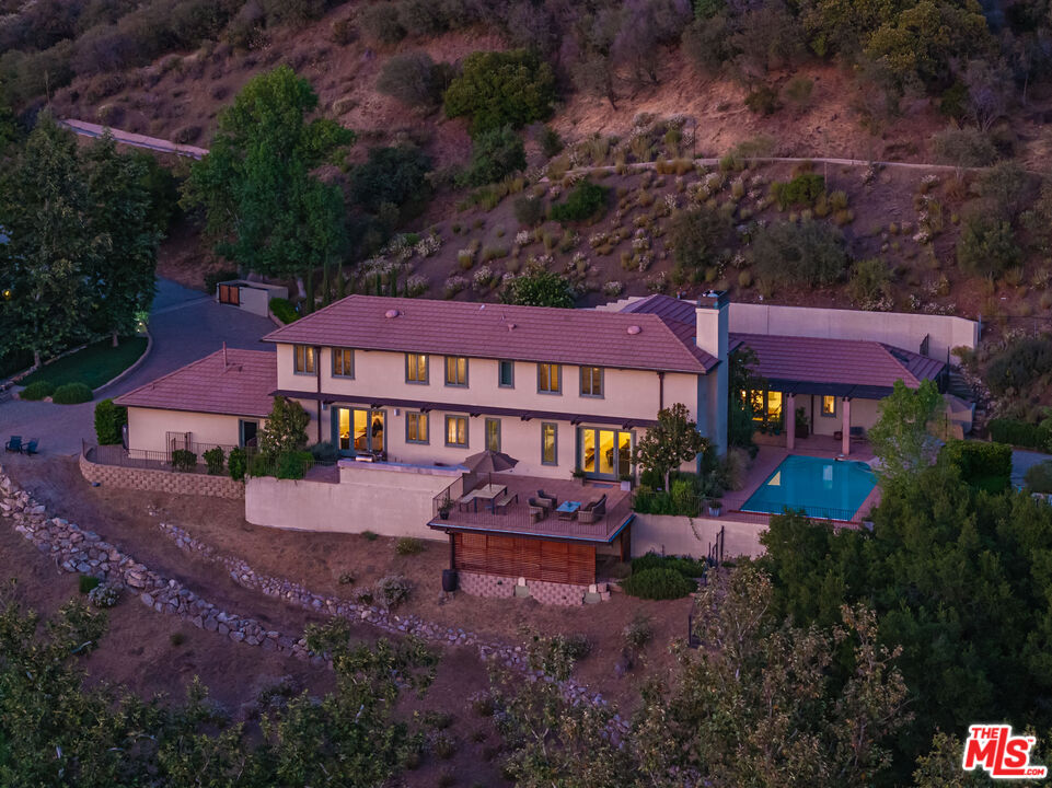 Calabasas, California, 91302, United States, 5 Bedrooms Bedrooms, ,4 BathroomsBathrooms,Residential,For Sale,1926275